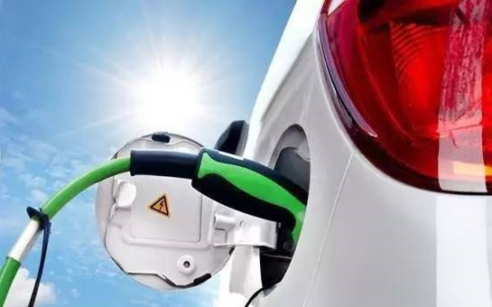 30多城市增加充電樁補貼 電動車充電樁建設(shè)沒“過...